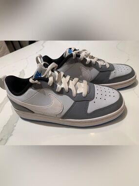 Nike Boy’s White & Gray Low-Top Sneakers with Blue Accents